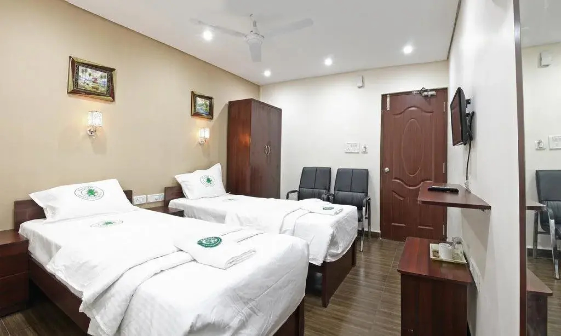 OYO 1001 Palmtree Corporate Anna Nagar