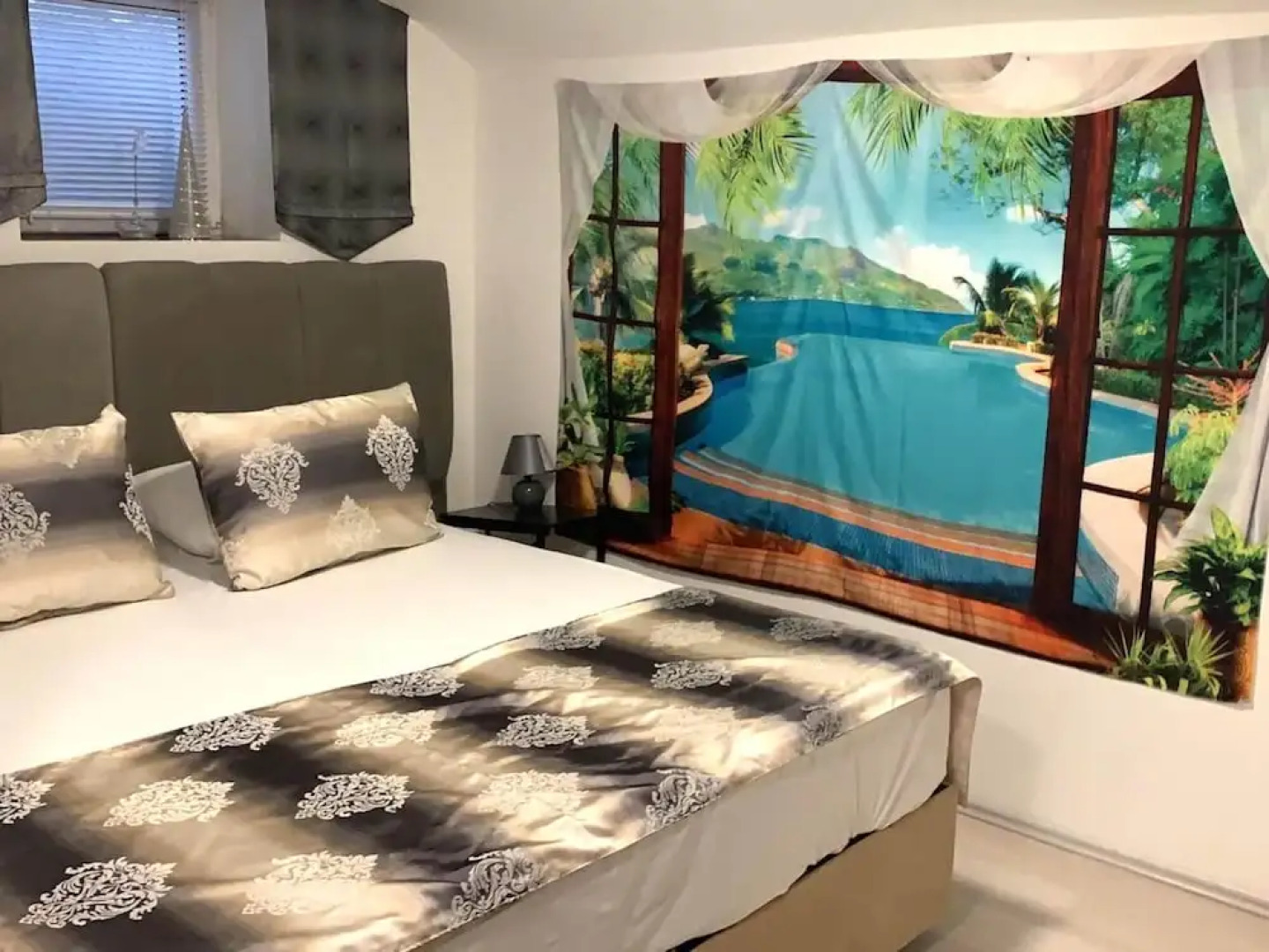 Apartment in Oberhausen Near a Lake