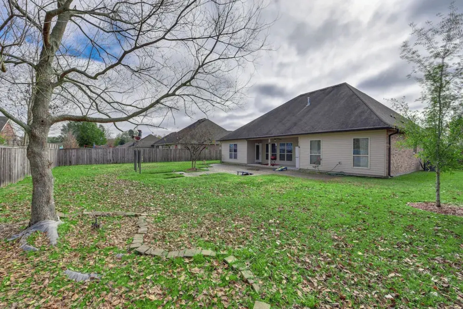 Spacious Zachary Home: 12 Mi to Baton Rouge!