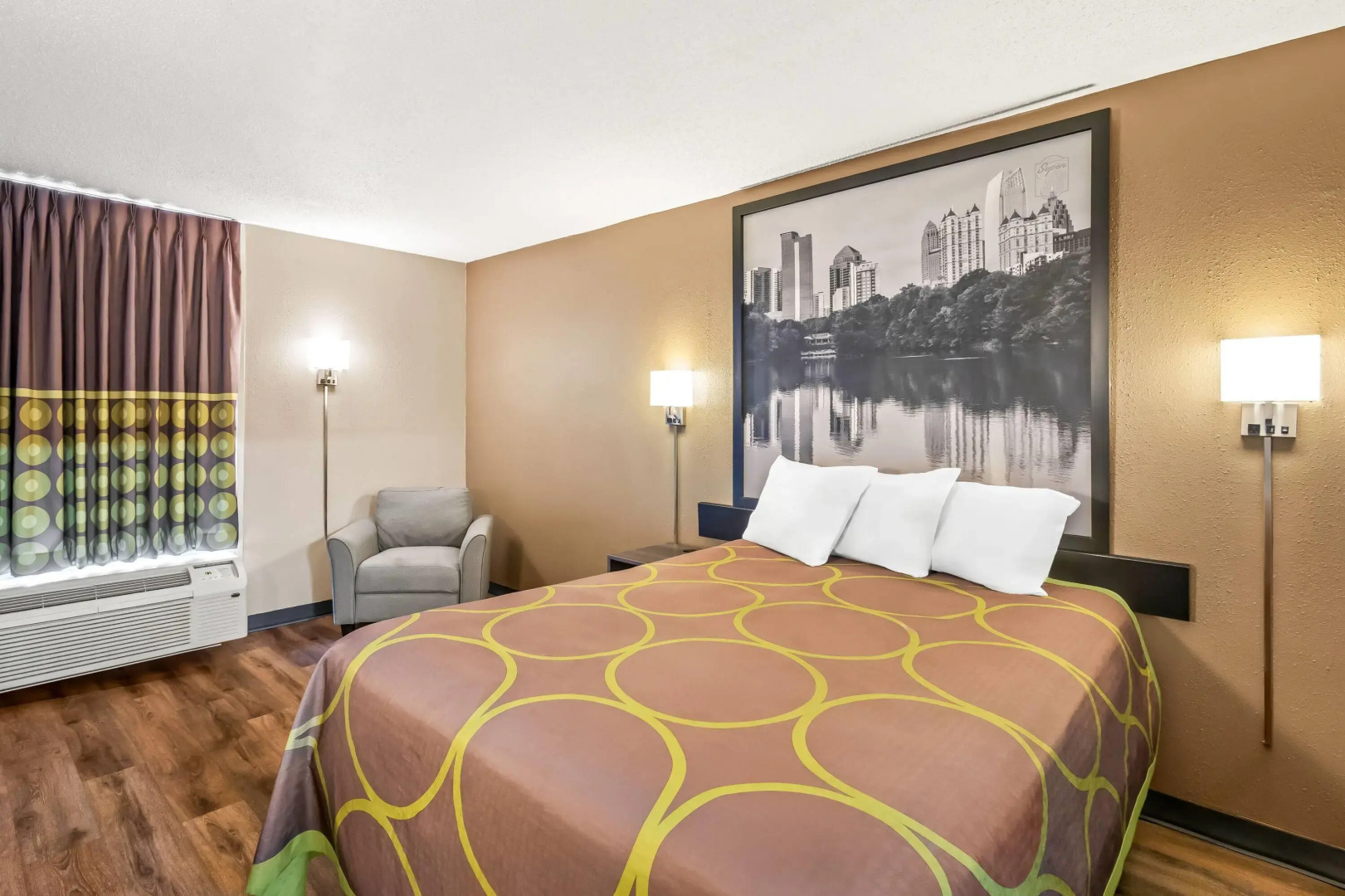 Super 8 by Wyndham Commerce