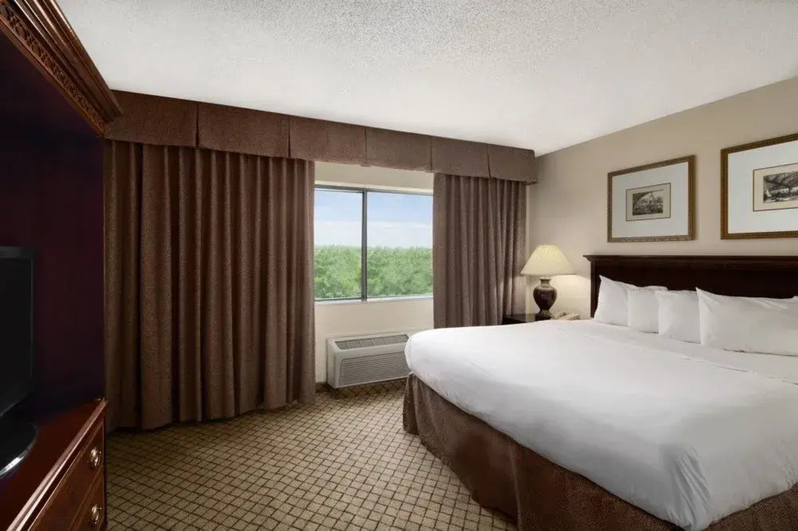 Days Inn & Suites by Wyndham Omaha NE