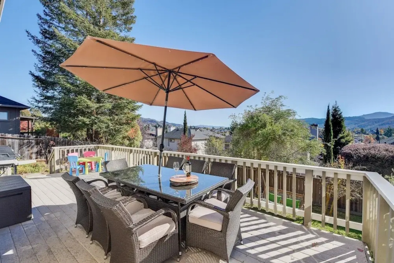 Wine-tasting, Light-filled And Kid-friendly House 5 Bedroom Home by Redawning