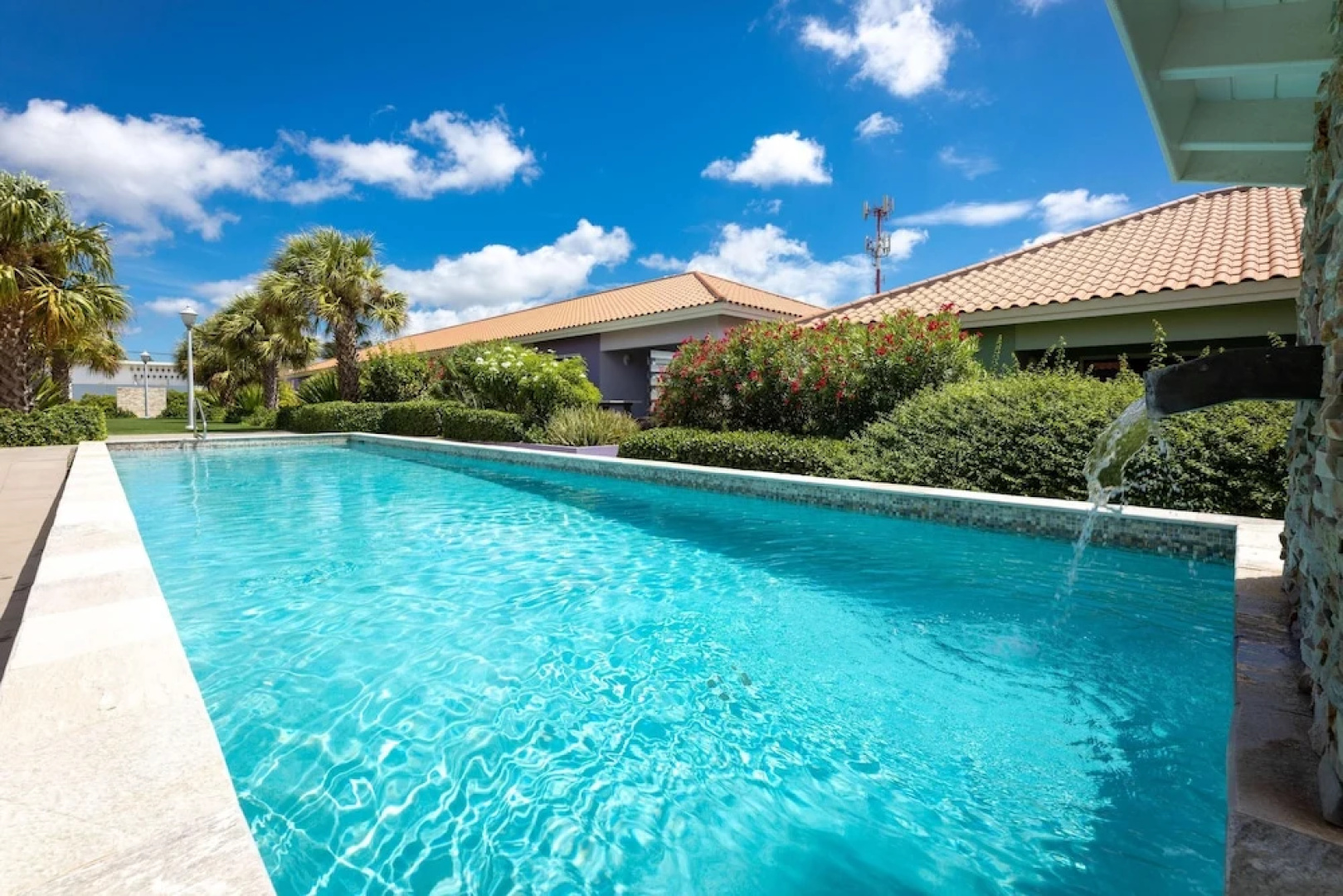 Charming 2BR Apt With Tropical Garden Pool