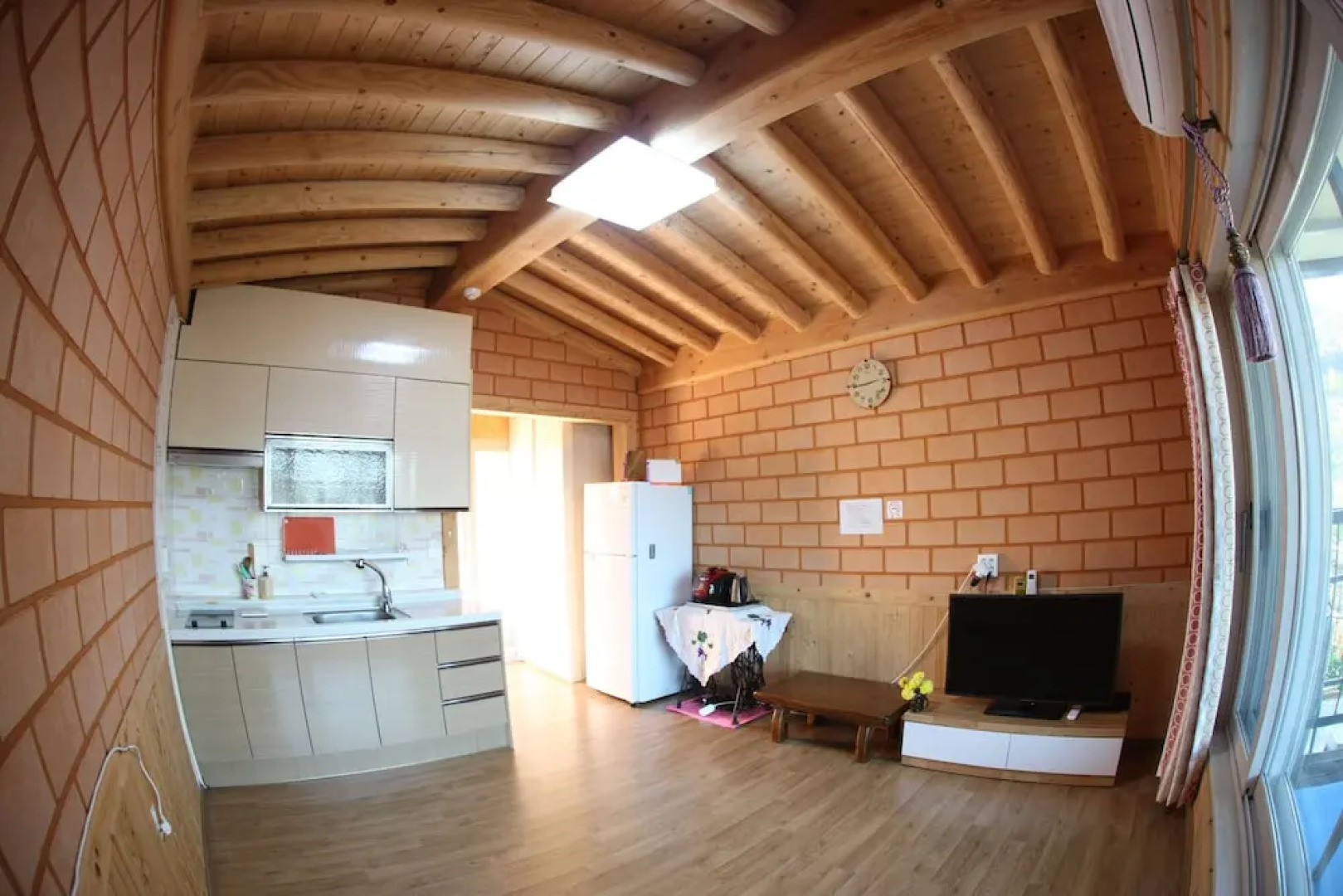 Organic Redclay House