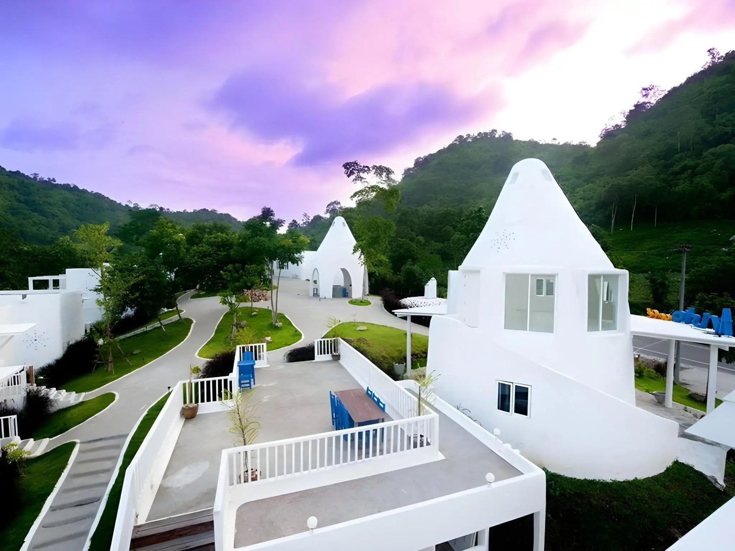 Aristo Chic Resort & Farm