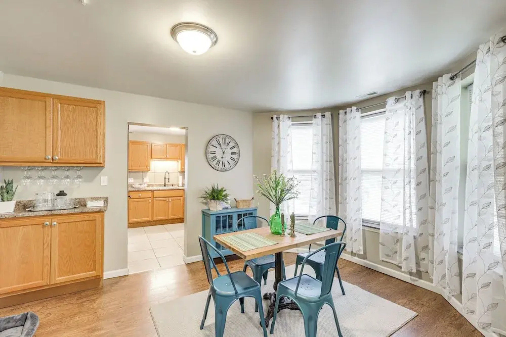 Pet-friendly Pacific Cottage Near Purina Farms!