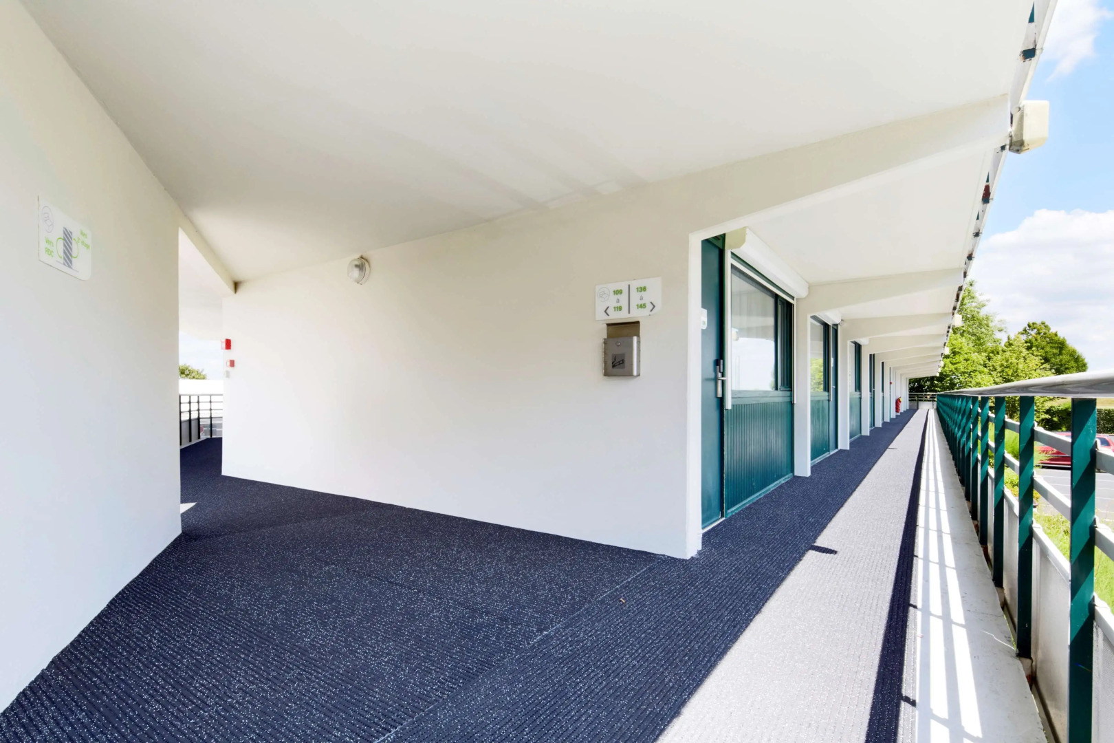 Campanile Poitiers - Site du Futuroscope