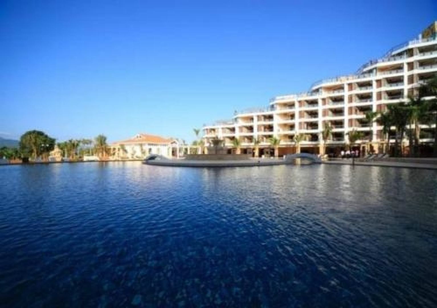 Xing Long Old Ban Yan Resort & Spa