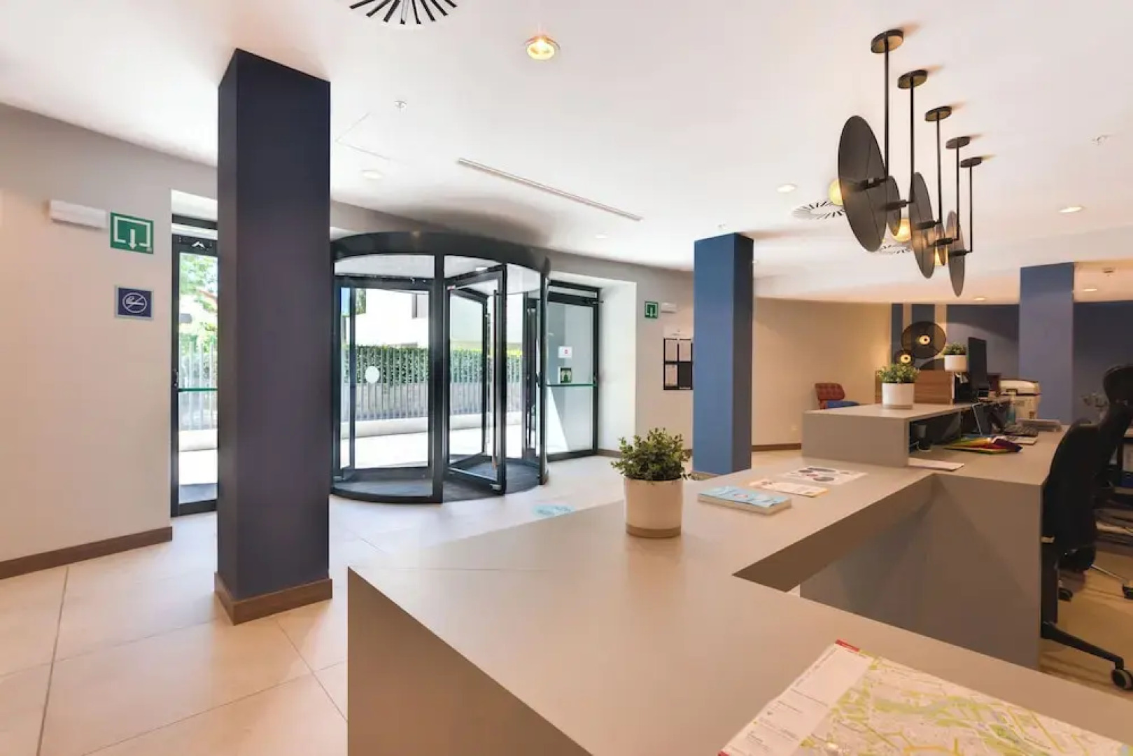 Livensa Living Pamplona Albergue Juvenil