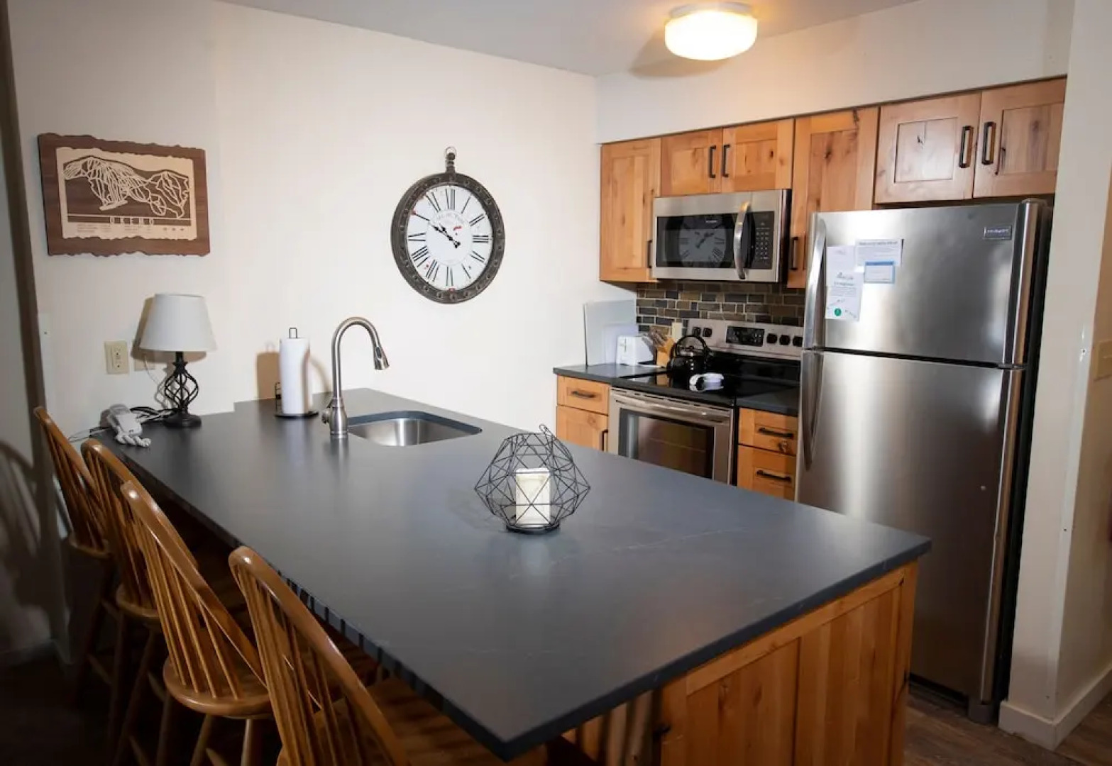 Mountain Lodge At Okemo-1br Fireplace & Updated Kitchen 1 Bedroom Condo by RedAwning