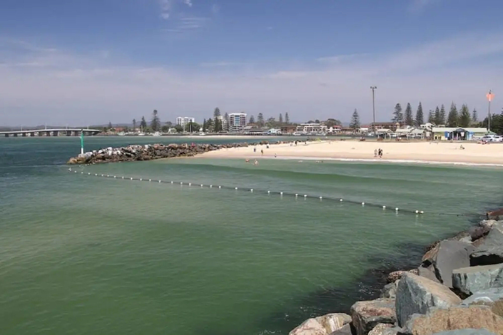 26 Wallis View - Opposite the Lake - 3 Bedroom Apartment