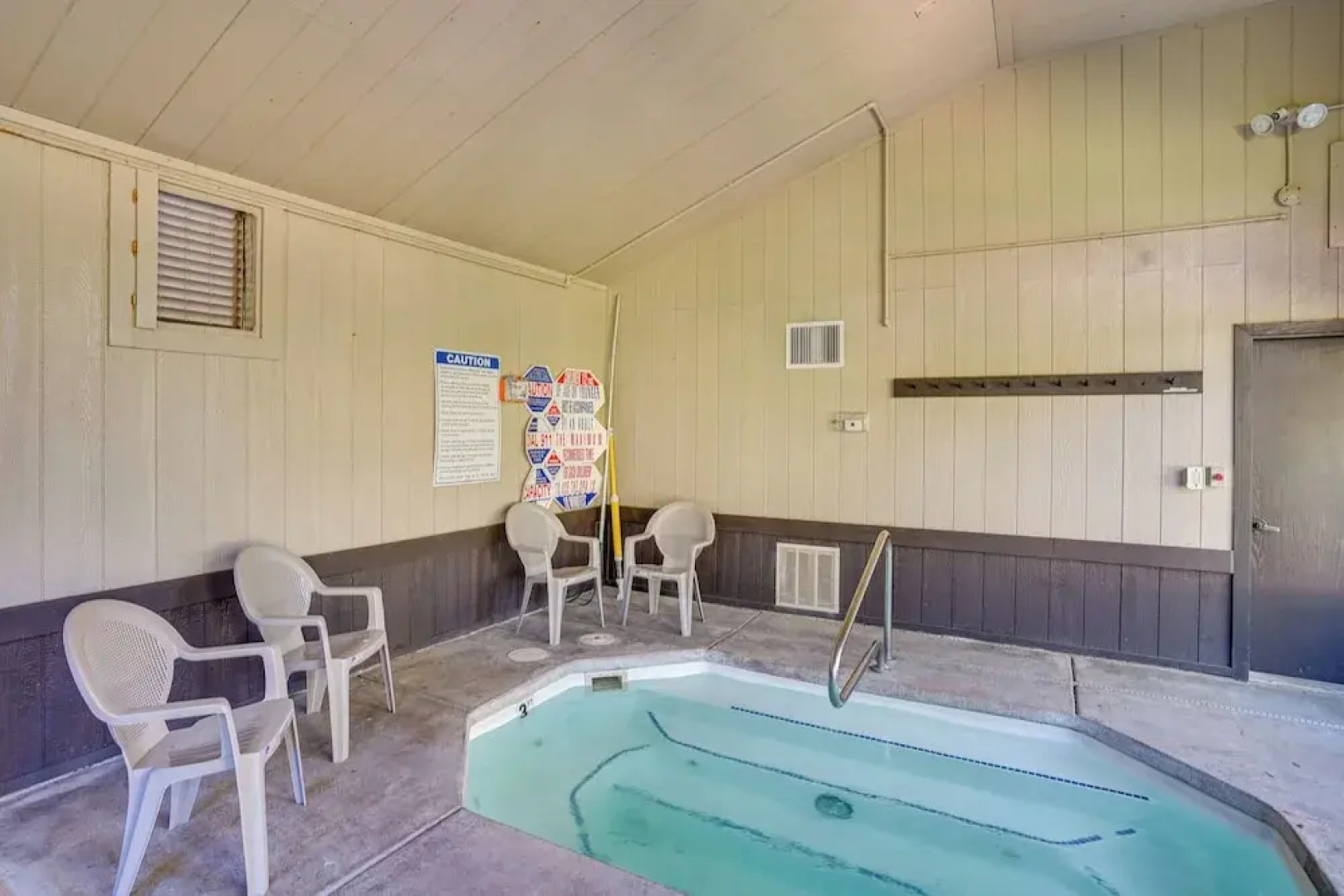 Ski-in/out Condo w/ Hot Tub Access in Brian Head!