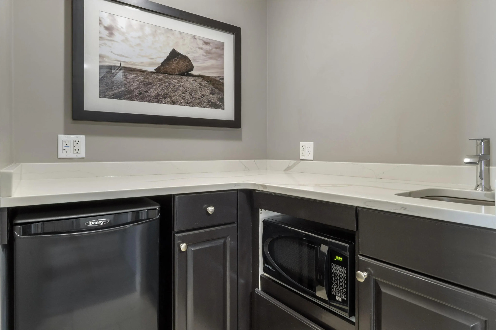 Best Western Plus Chocolate Lake Hotel