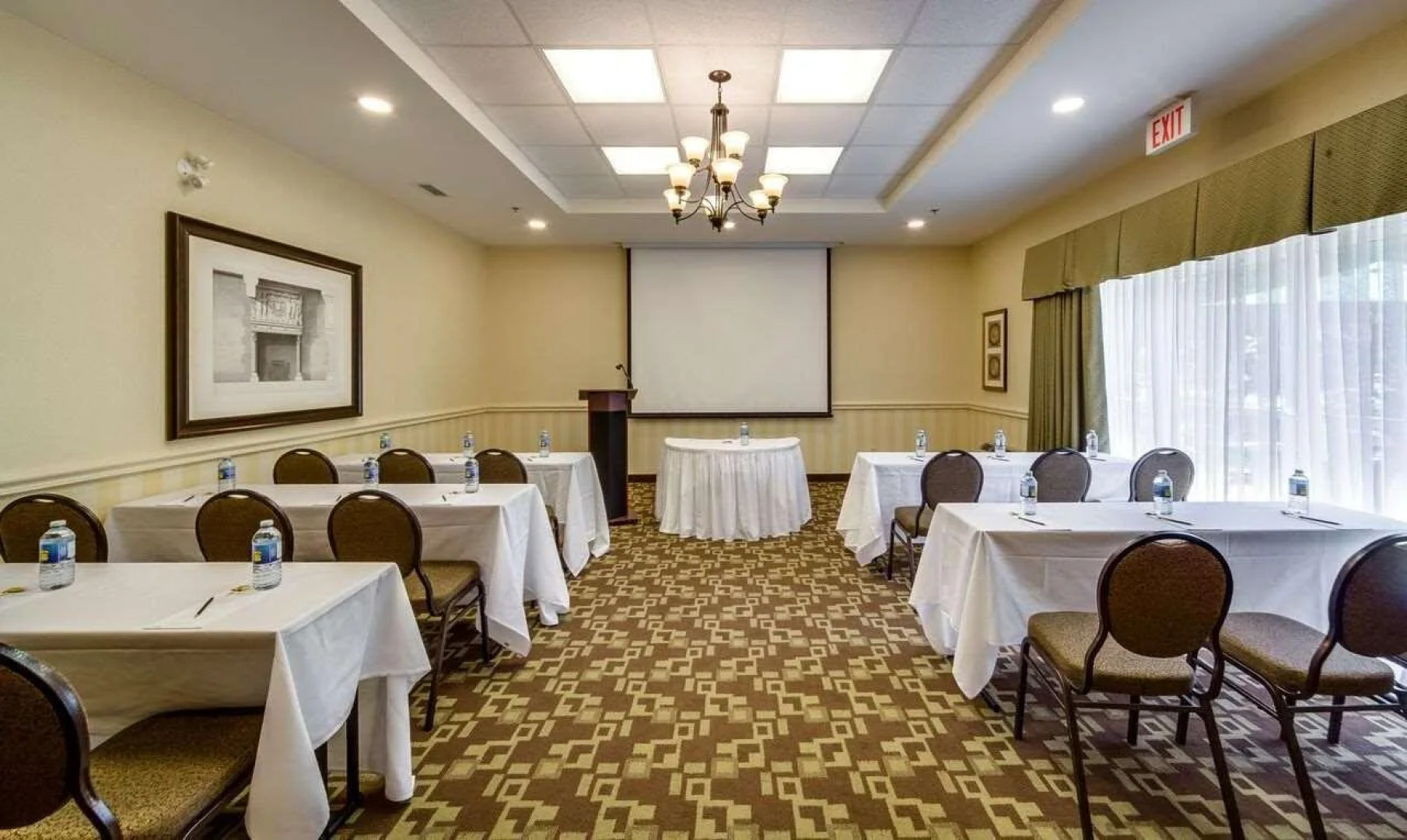 Monte Carlo Inn Barrie Suites