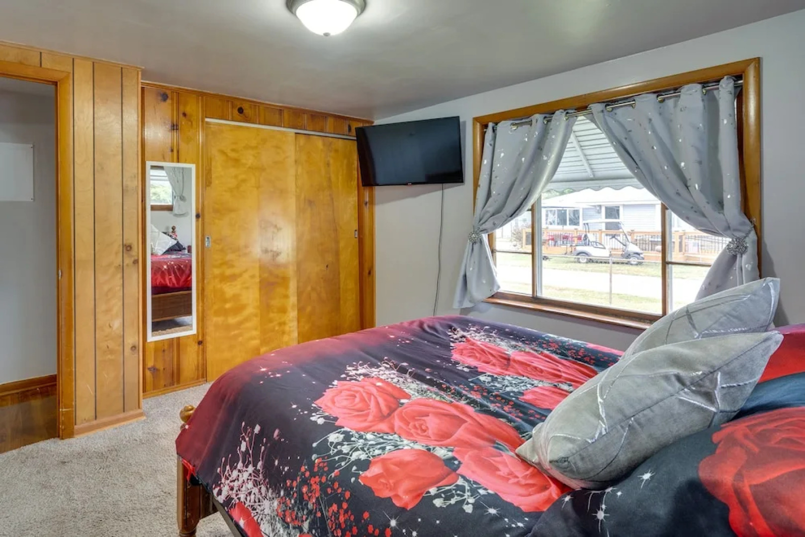 Pet-friendly Ohio Retreat w/ Patio & Fire Pit!