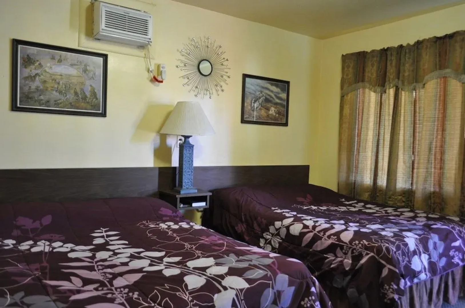 Western Motel Lovell