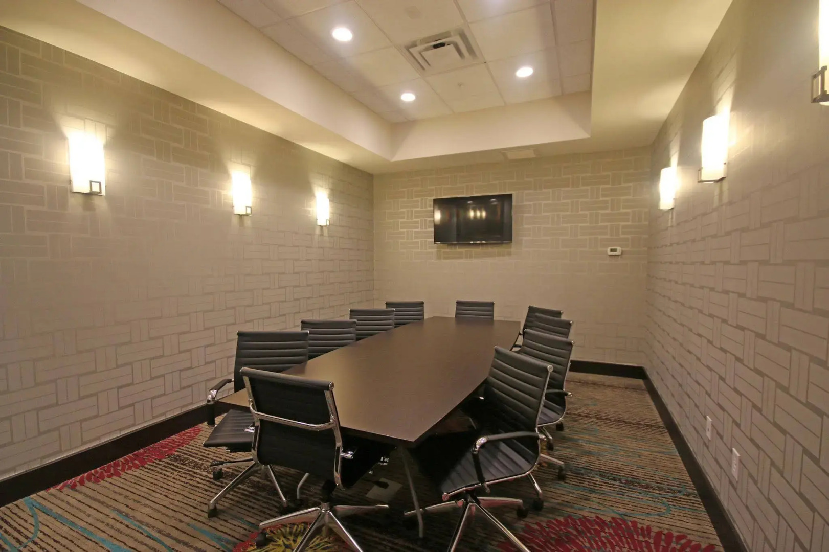 Holiday Inn Express & Suites Charlotte North by IHG