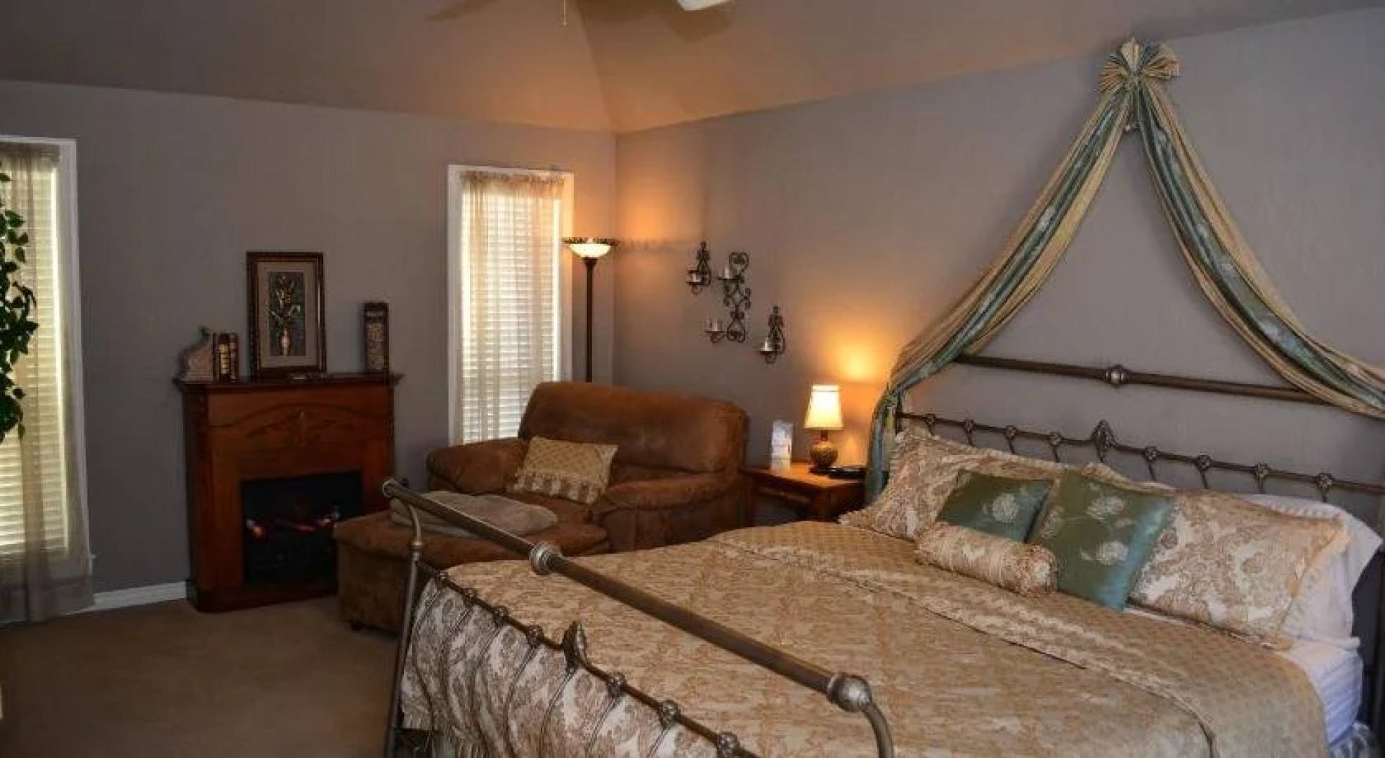 Lindley House Garden Cottages