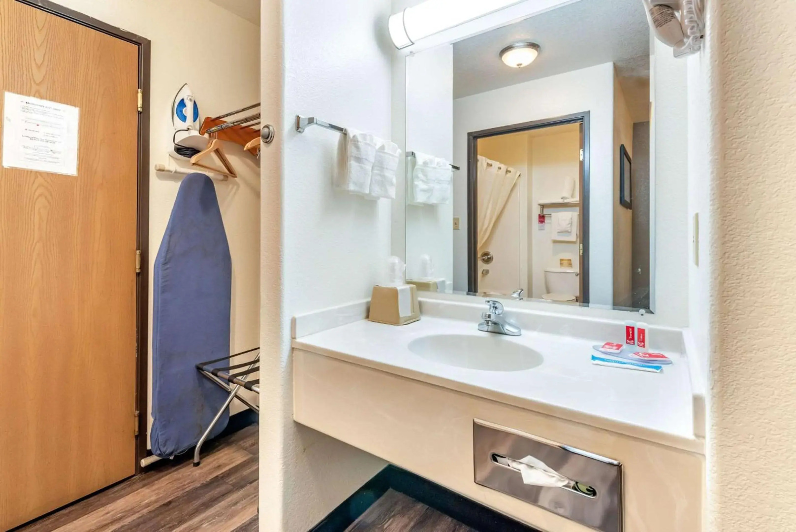 Econo Lodge Pueblo North