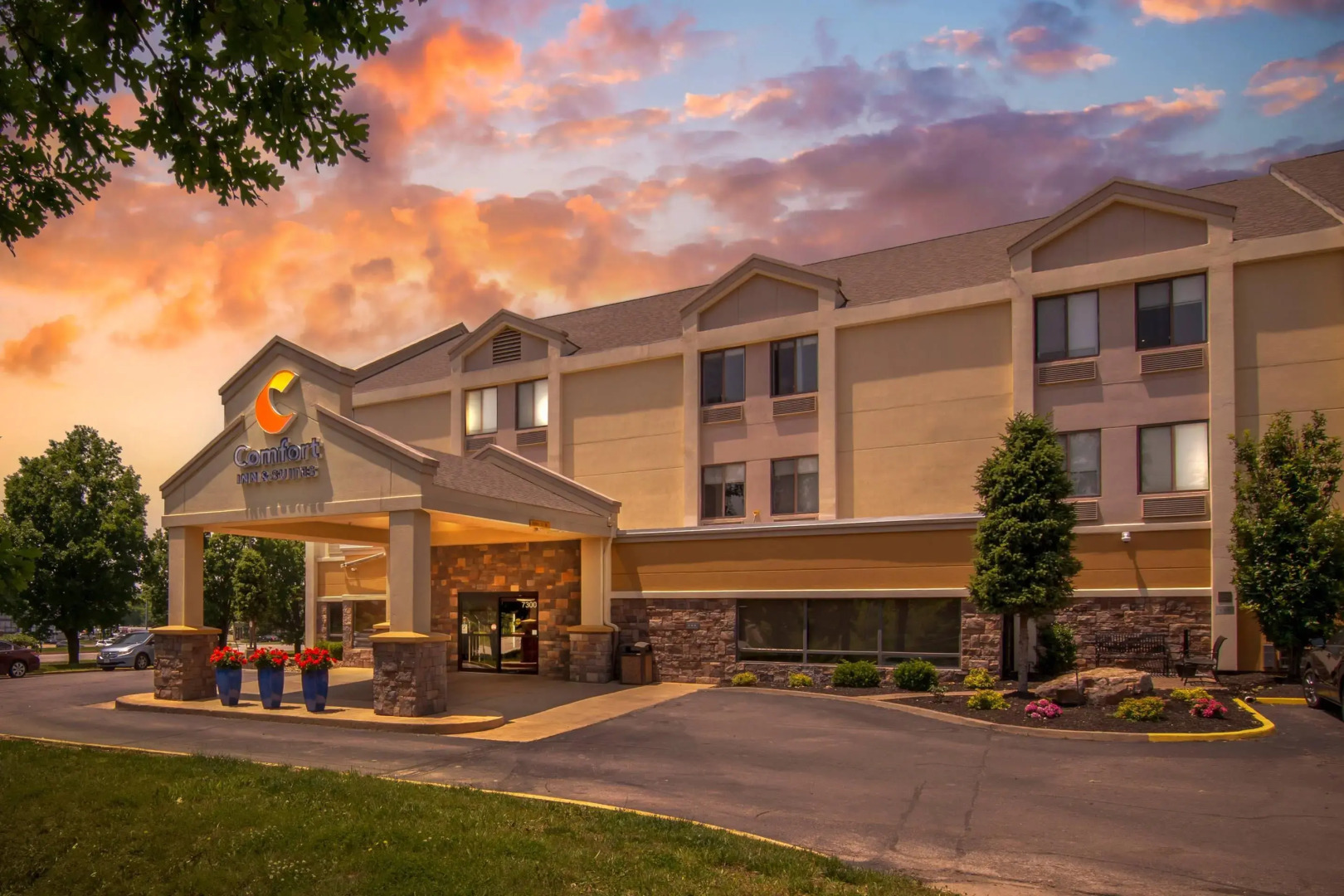Comfort Inn & Suites Kansas City - Northeast