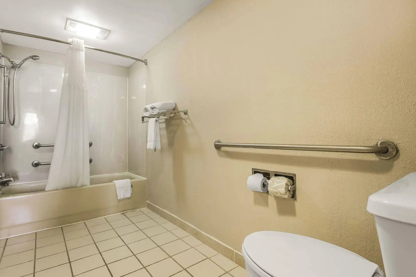 Travelodge by Wyndham North Charleston