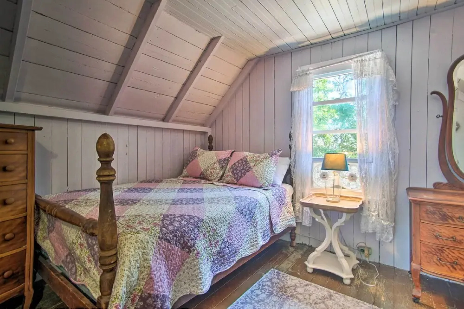 Charming MV Cottage: Walk to Dtwn Oak Bluffs!