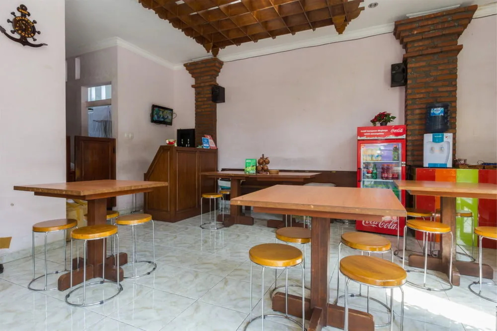 RedDoorz @ Raya Kubu Anyar