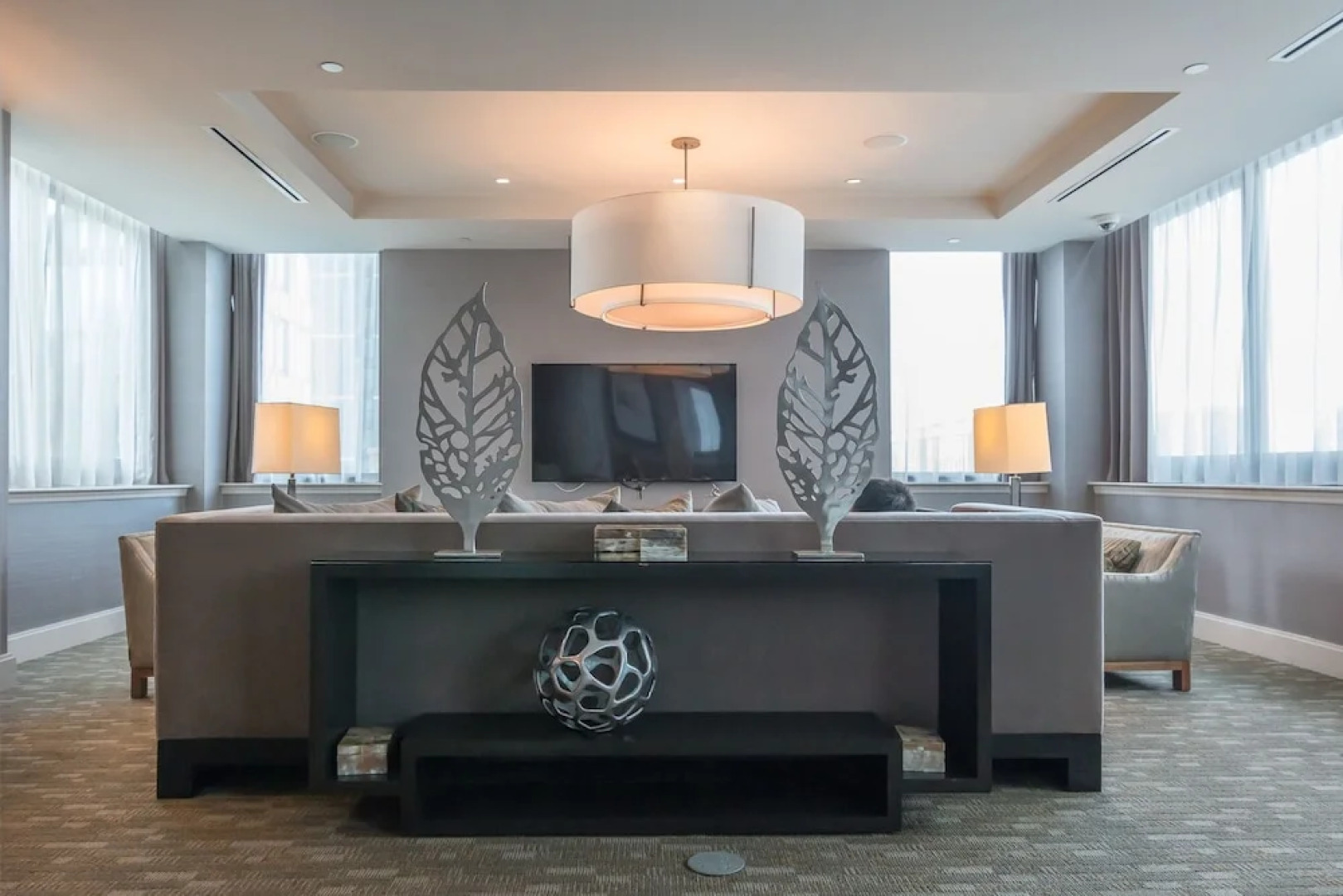 Home Away Luxury Apartments at Washington