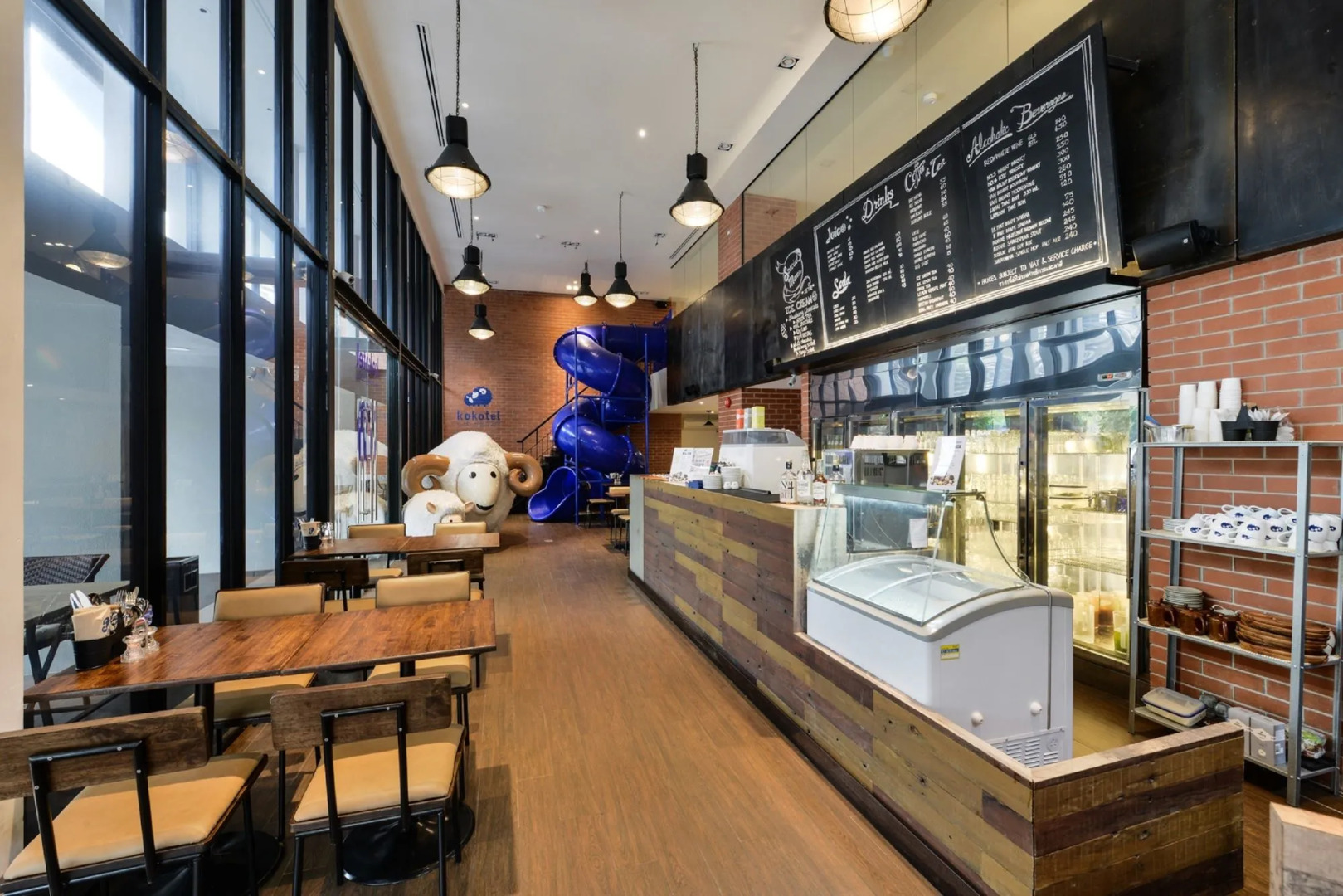 Kokotel Bangkok Surawong