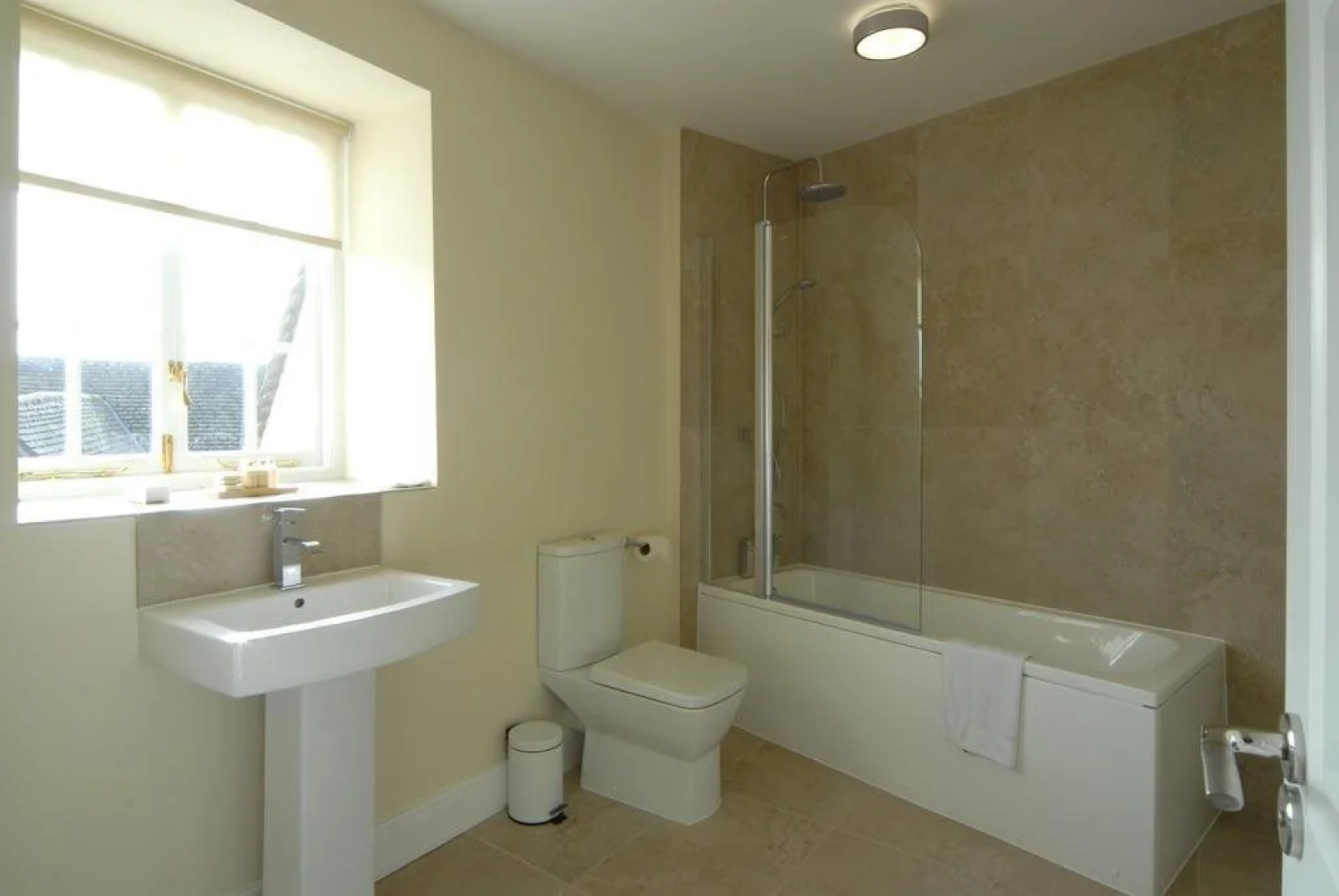 Serviced Guest ApartSuites The Unicorn