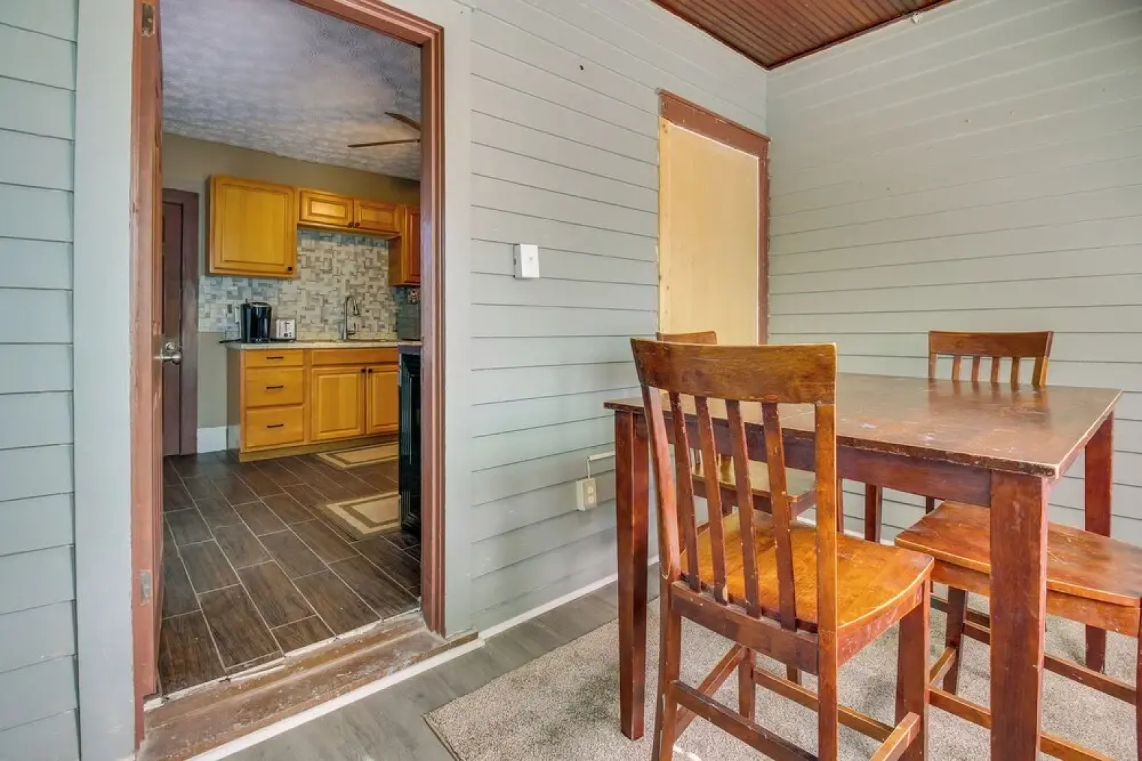 Sunny + Spacious Dayton Condo ~ 1 Mi to Downtown!