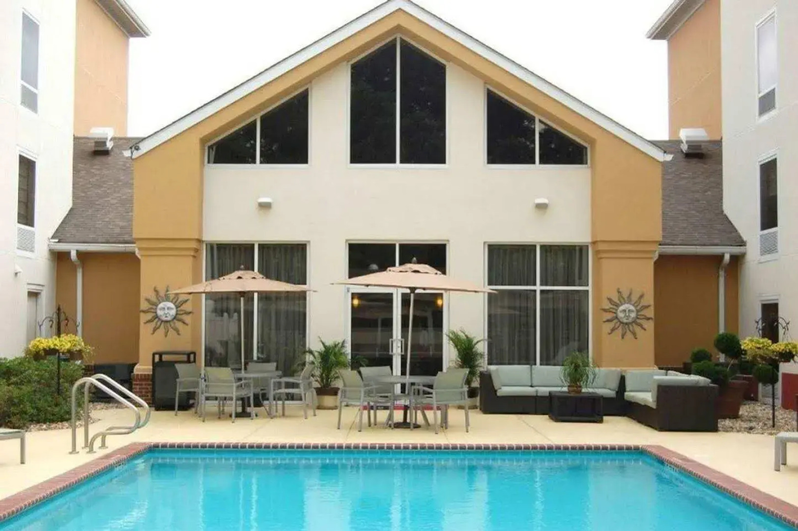 Hampton Inn & Suites Newport News (Oyster Point)