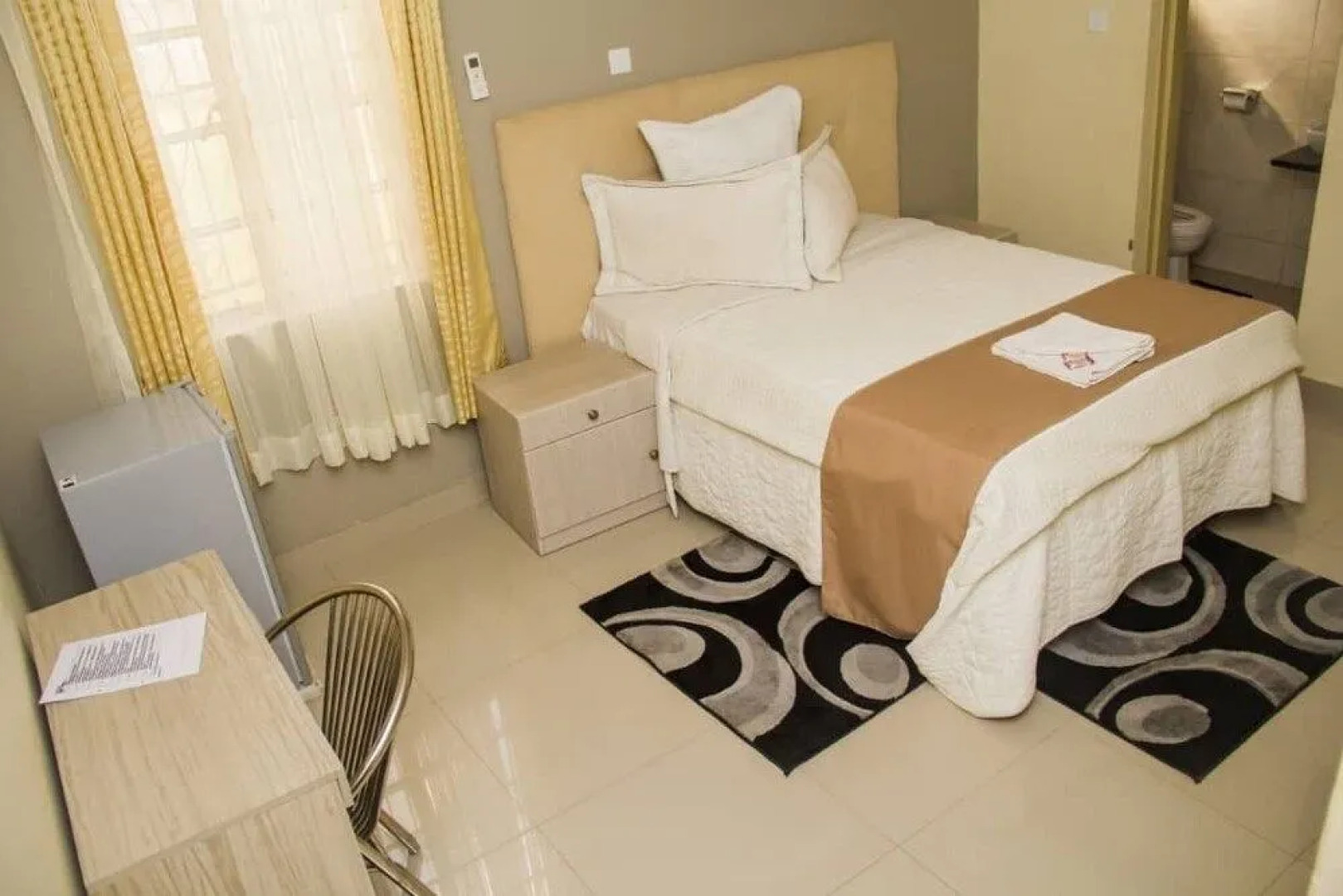 Nsanika Executive Lodge