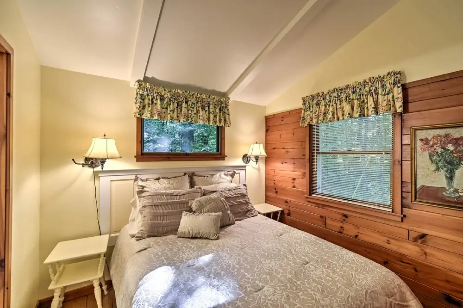 'pine Cottage' Duplex w/ Deck: Walk to State Park!