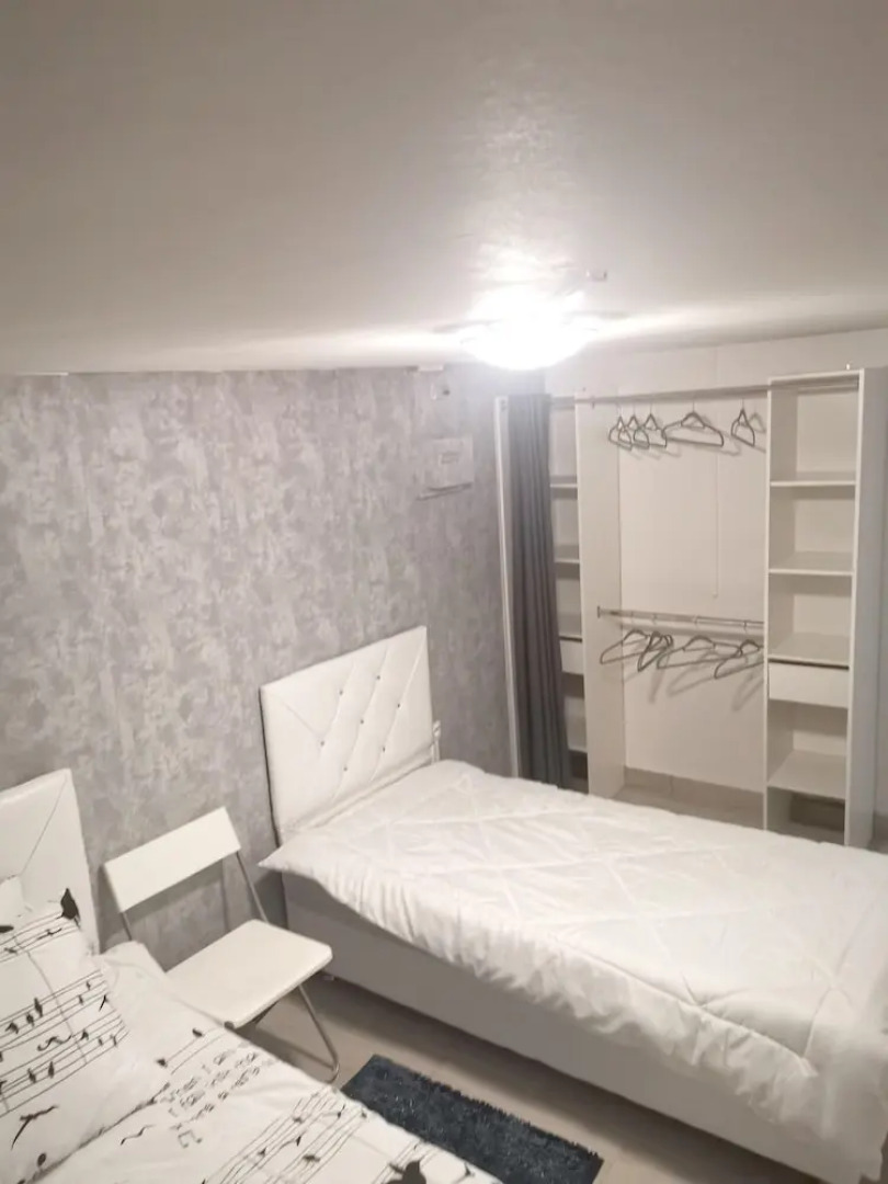 Apartment with 2 Bedrooms in Villeneuve-Le-Roi, with Wifi