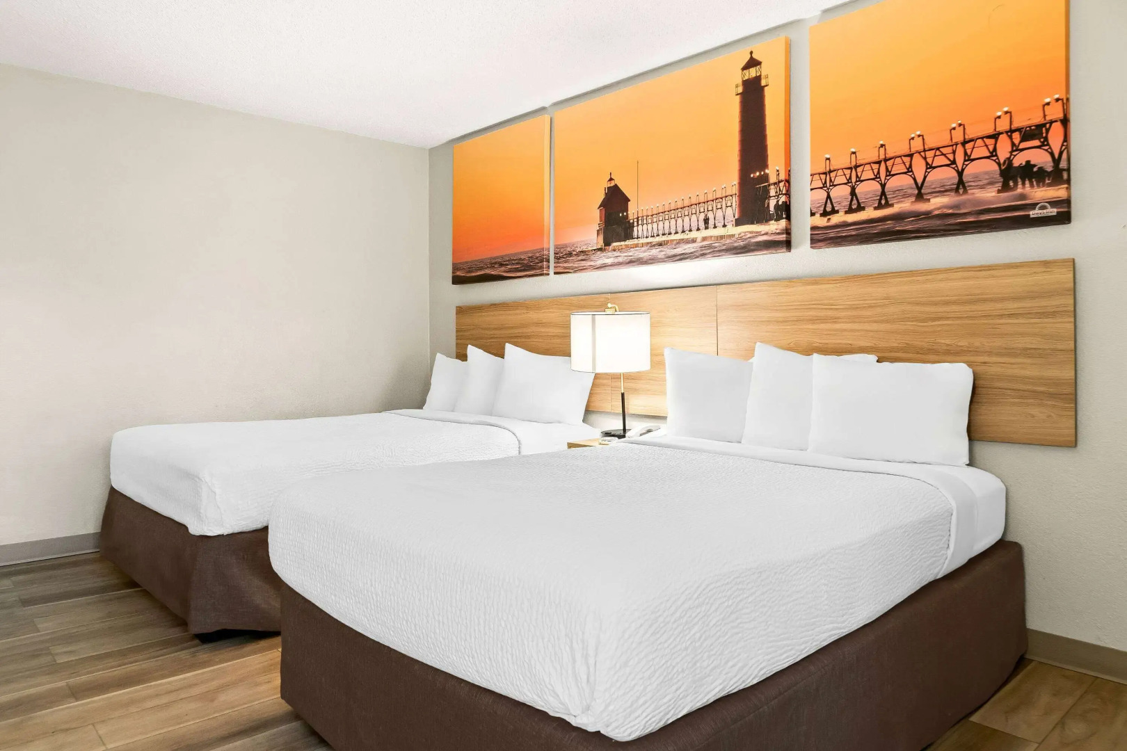 Days Inn & Suites by Wyndham Warren