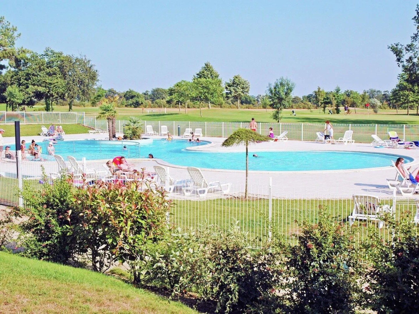 Charming apartment with dishwasher located at a golf course