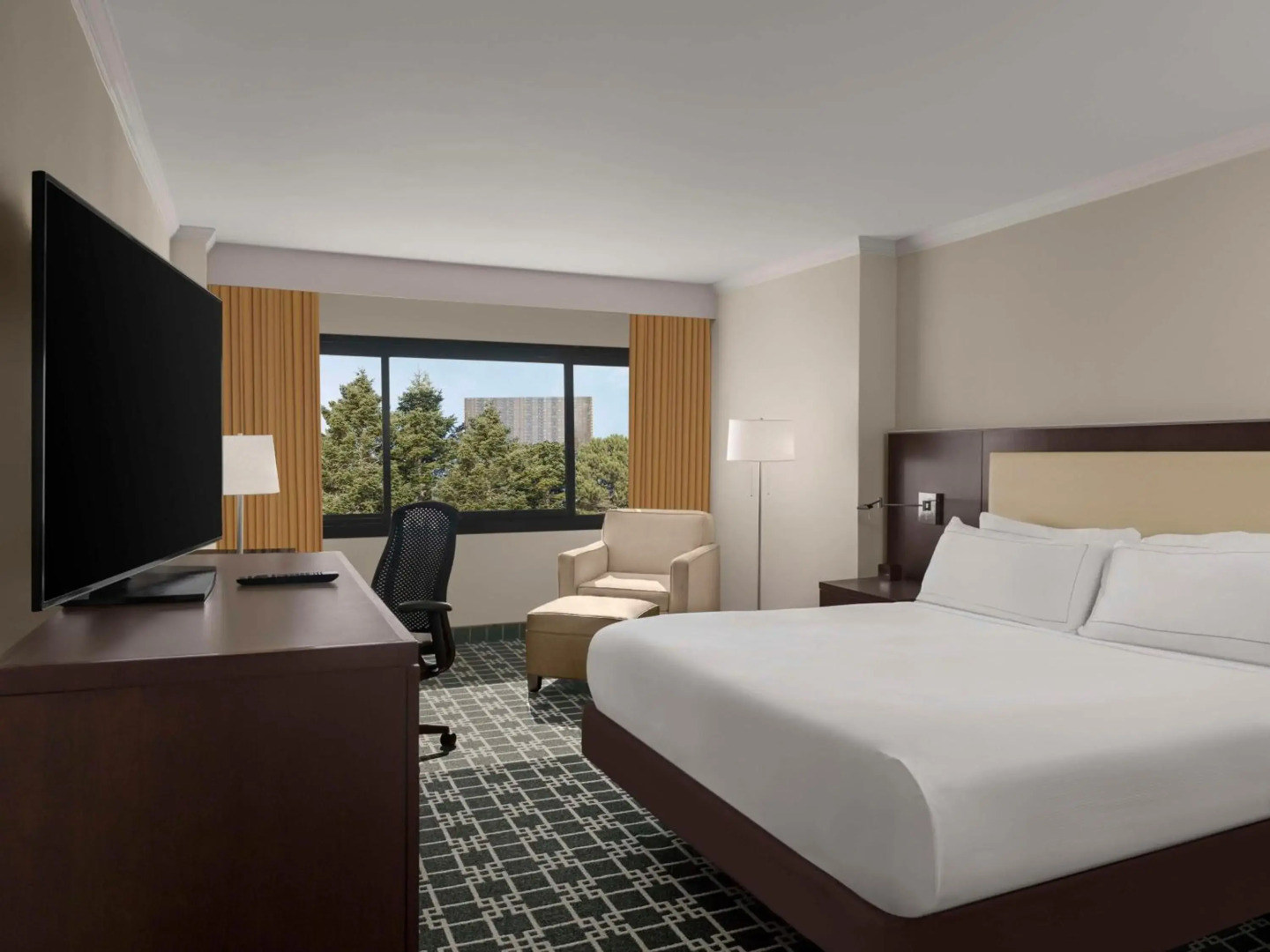 DoubleTree by Hilton Fort Lee - George Washington Bridge