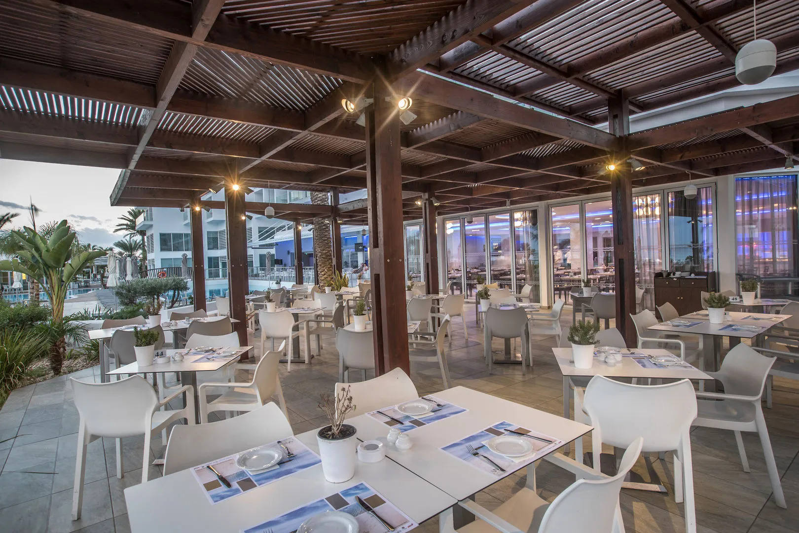 Vassos Nissi Plage Hotel & Spa