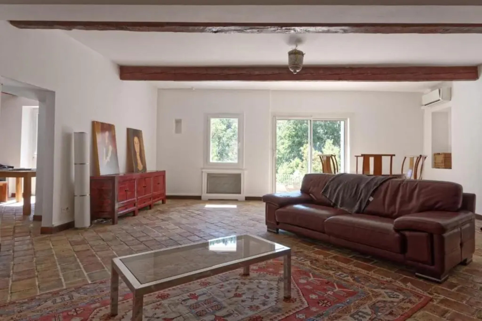 Charming farmhouse in a quiet area with a parking in the courtyard