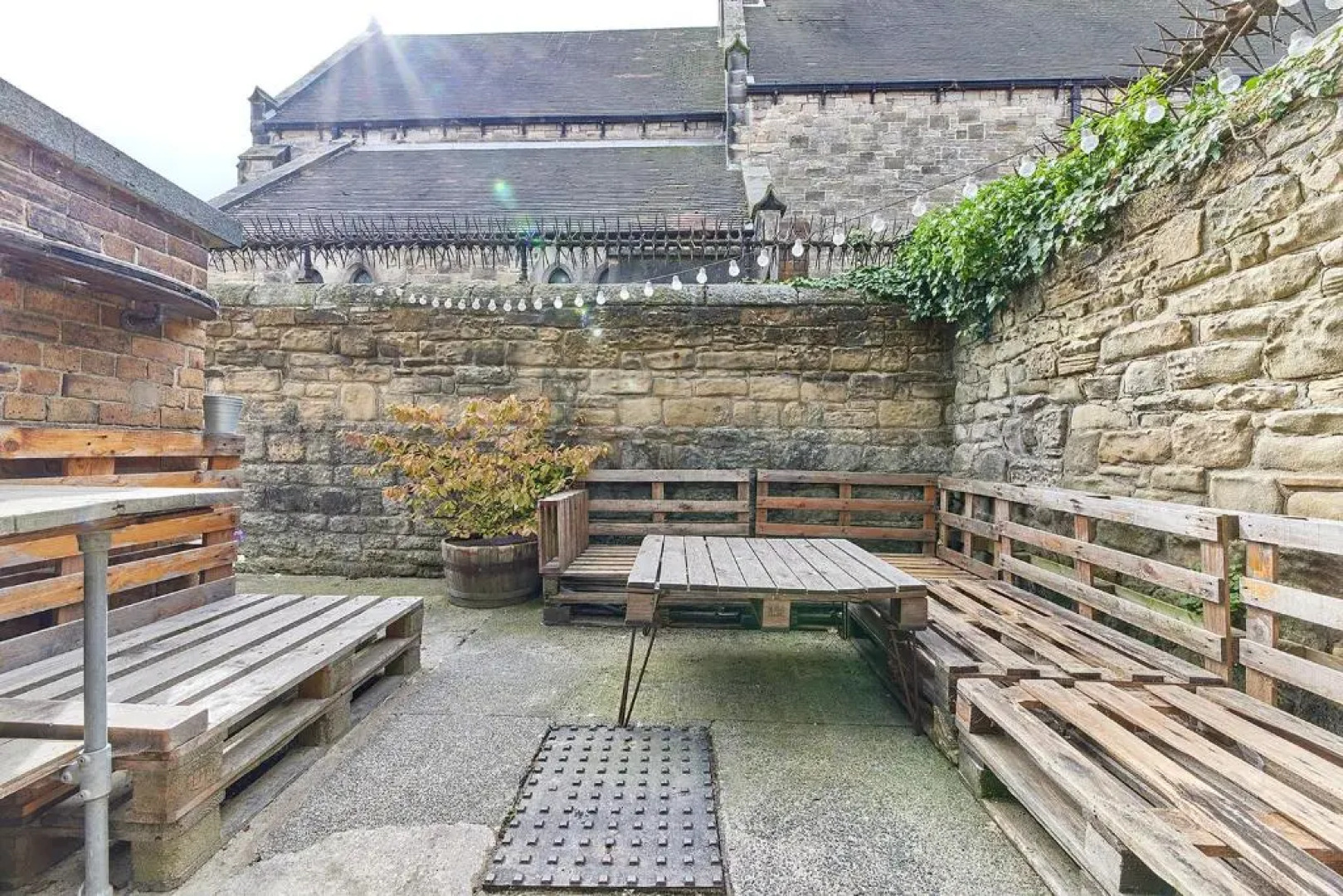 Host Stay The Old Courtroom Flat