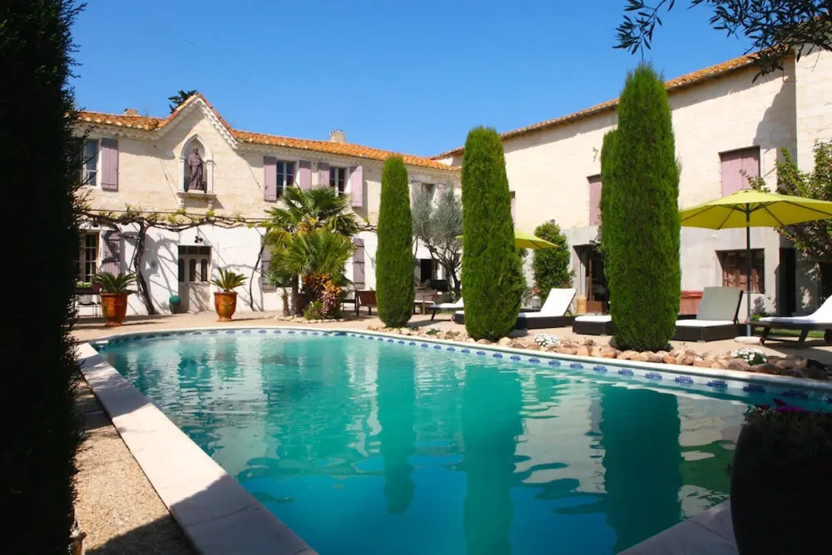 House With one Bedroom in Saint-gilles, With Shared Pool and Wifi