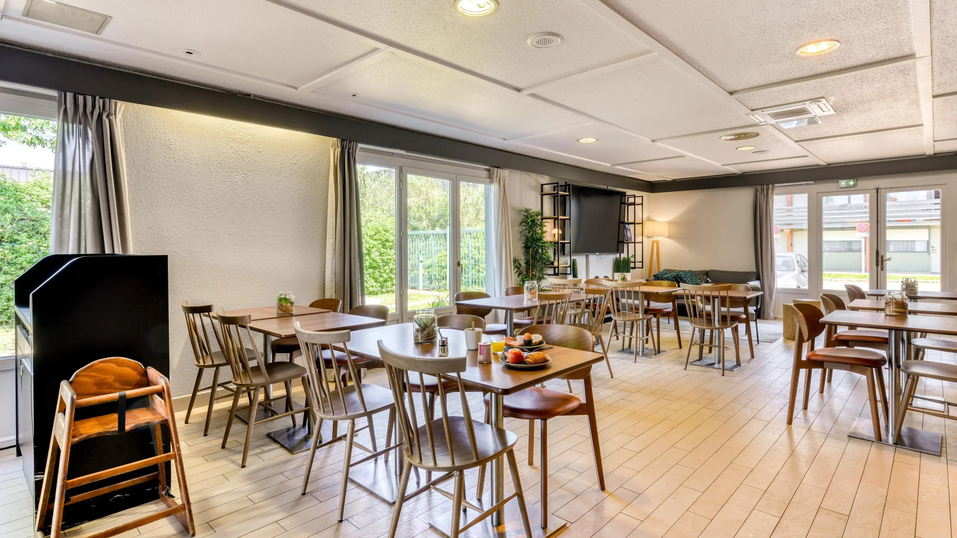 Campanile NATURE - Montpellier Sud