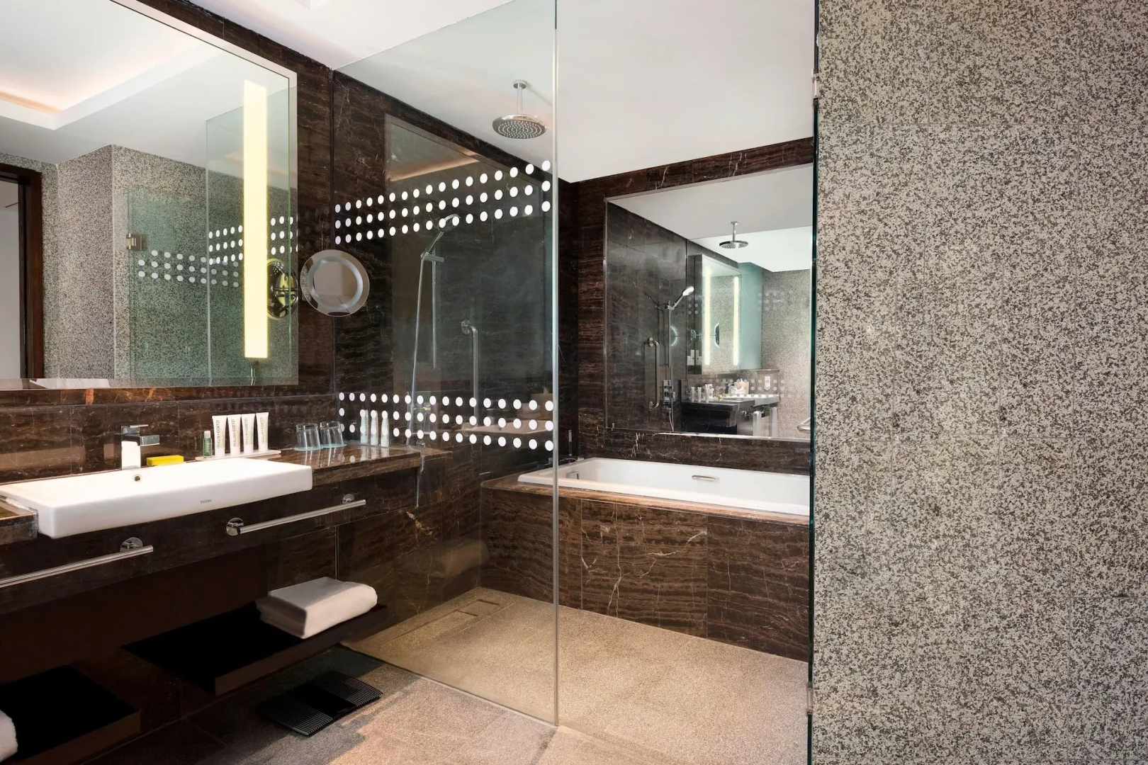 Le Meridien Dhaka