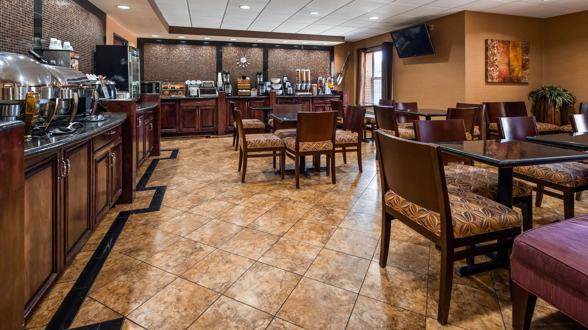 Best Western Plus Midwest Inn & Suites