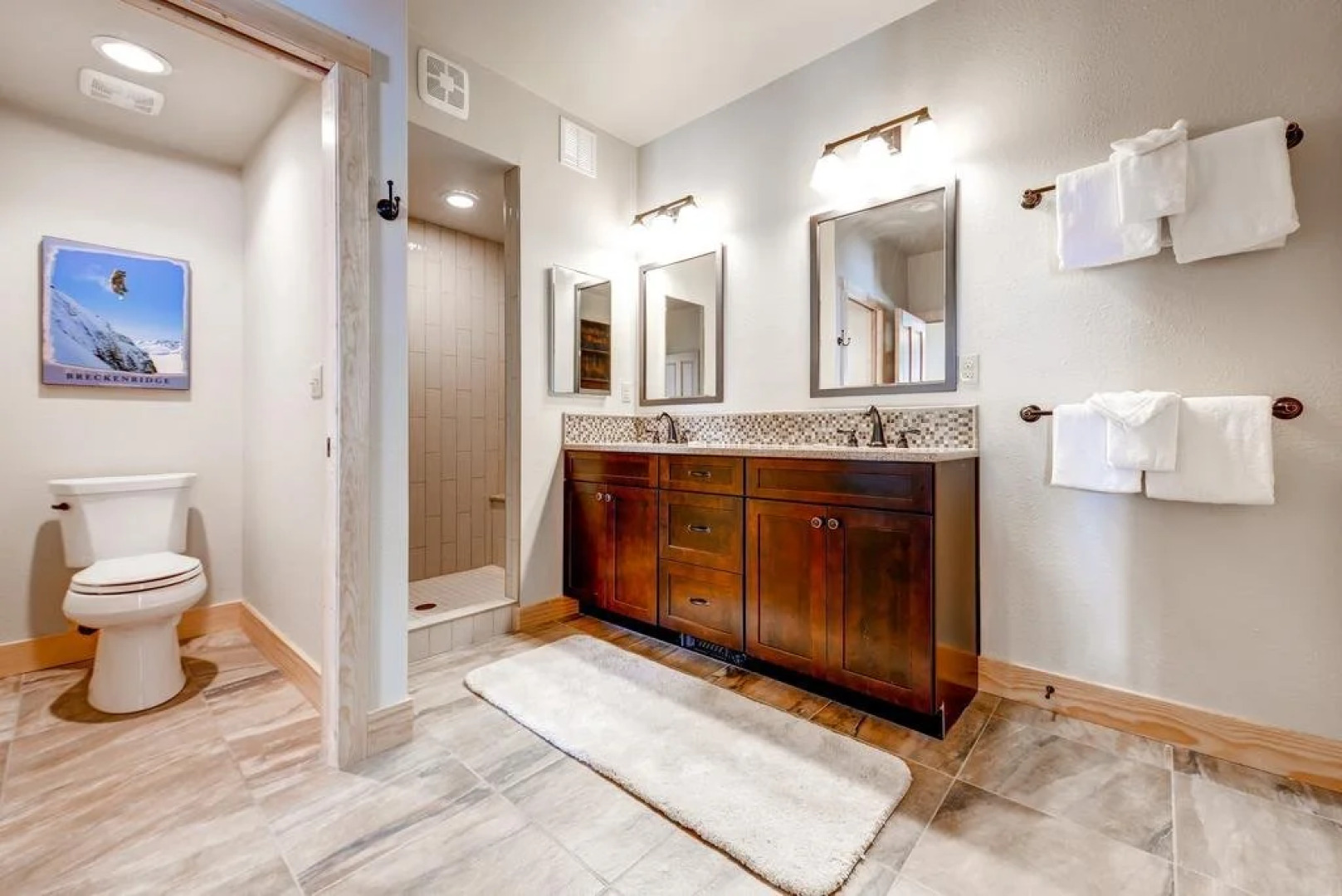 Four-Bedroom Pineview Haus