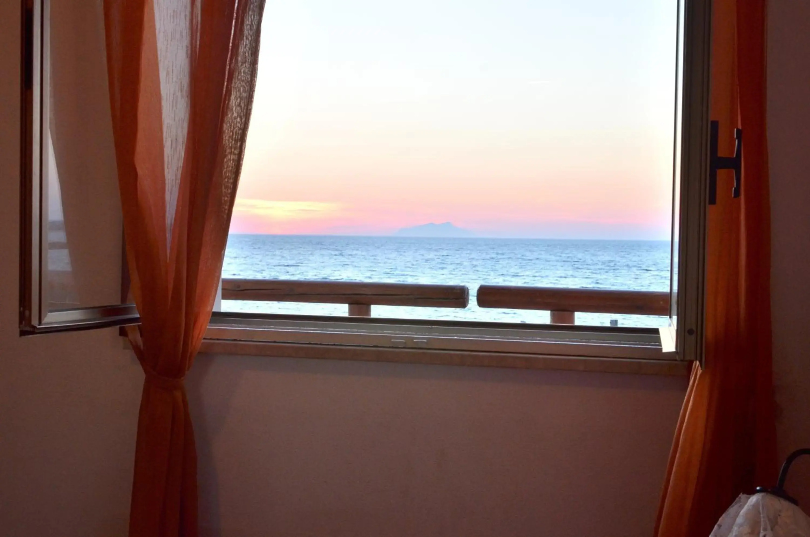 Casa al MARE CON SPLENDIDA VISTA SUL MARE
