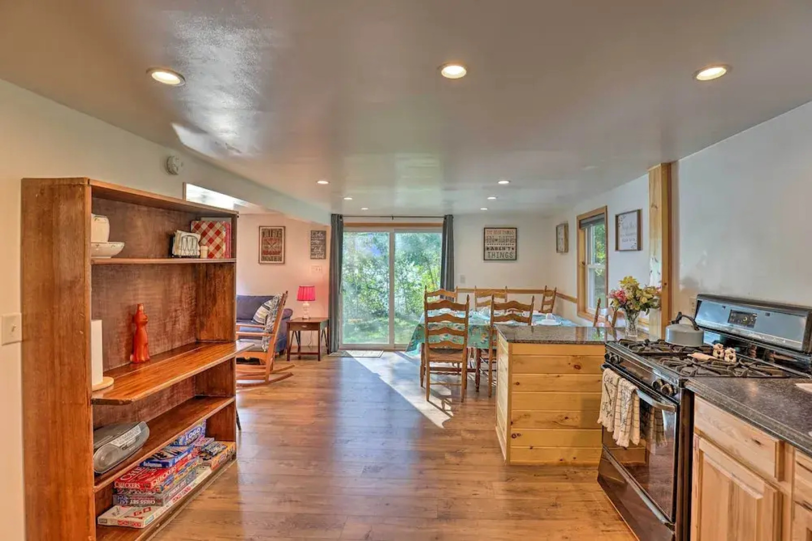 'aunt Al's Place' Home on Canandaigua Lake w/ Deck