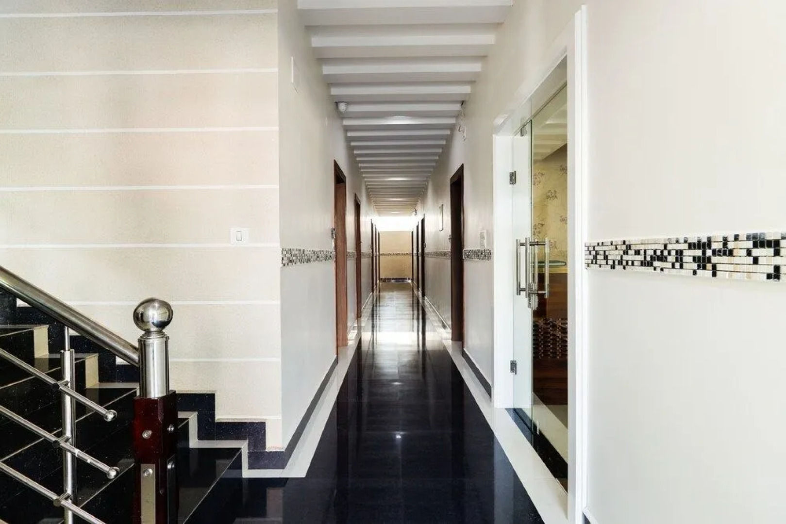 OYO 62647 Hotel Suites 9
