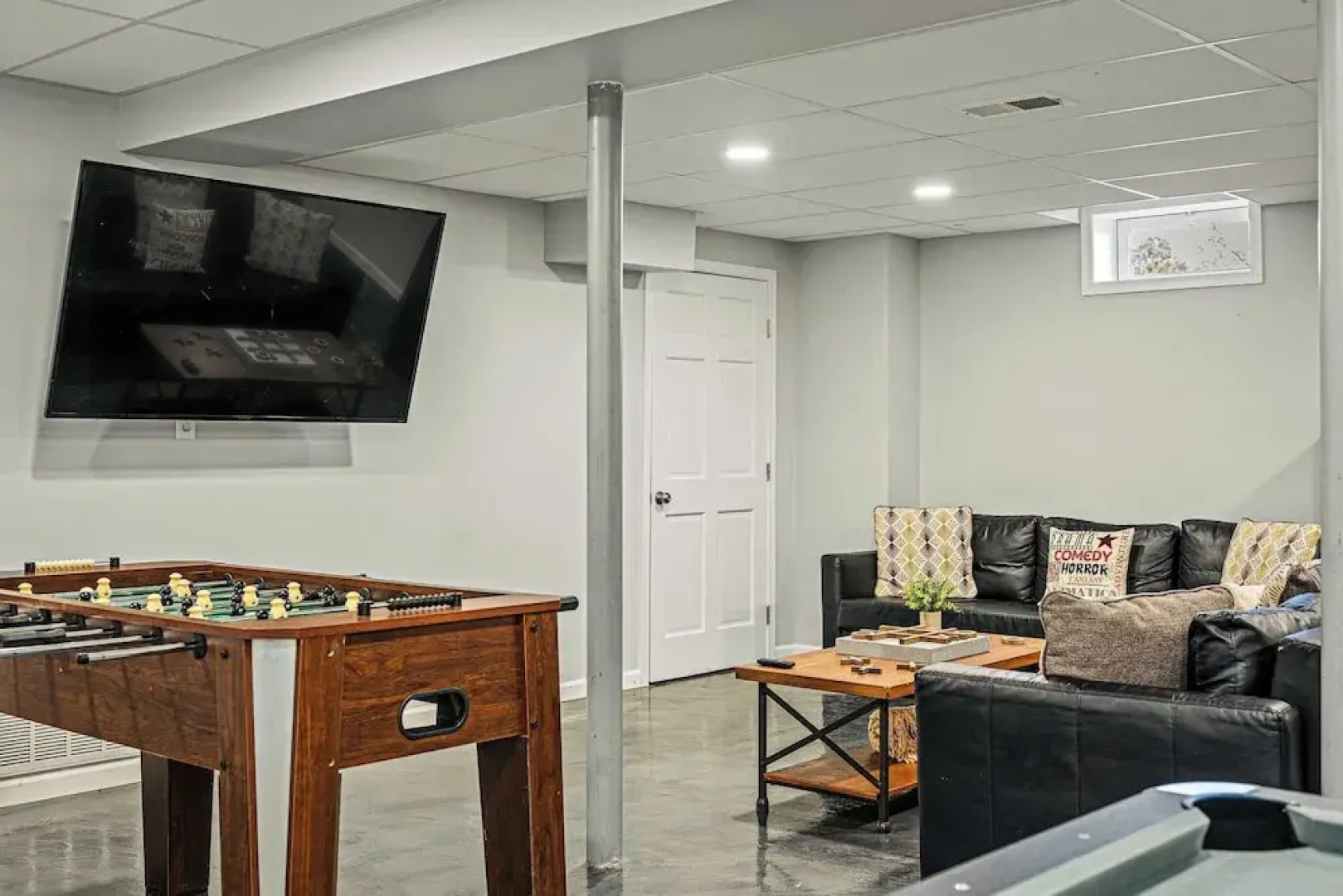 Laker's Pointe by Avantstay Lakefront Private Peninsula Hot Tub, Game Room